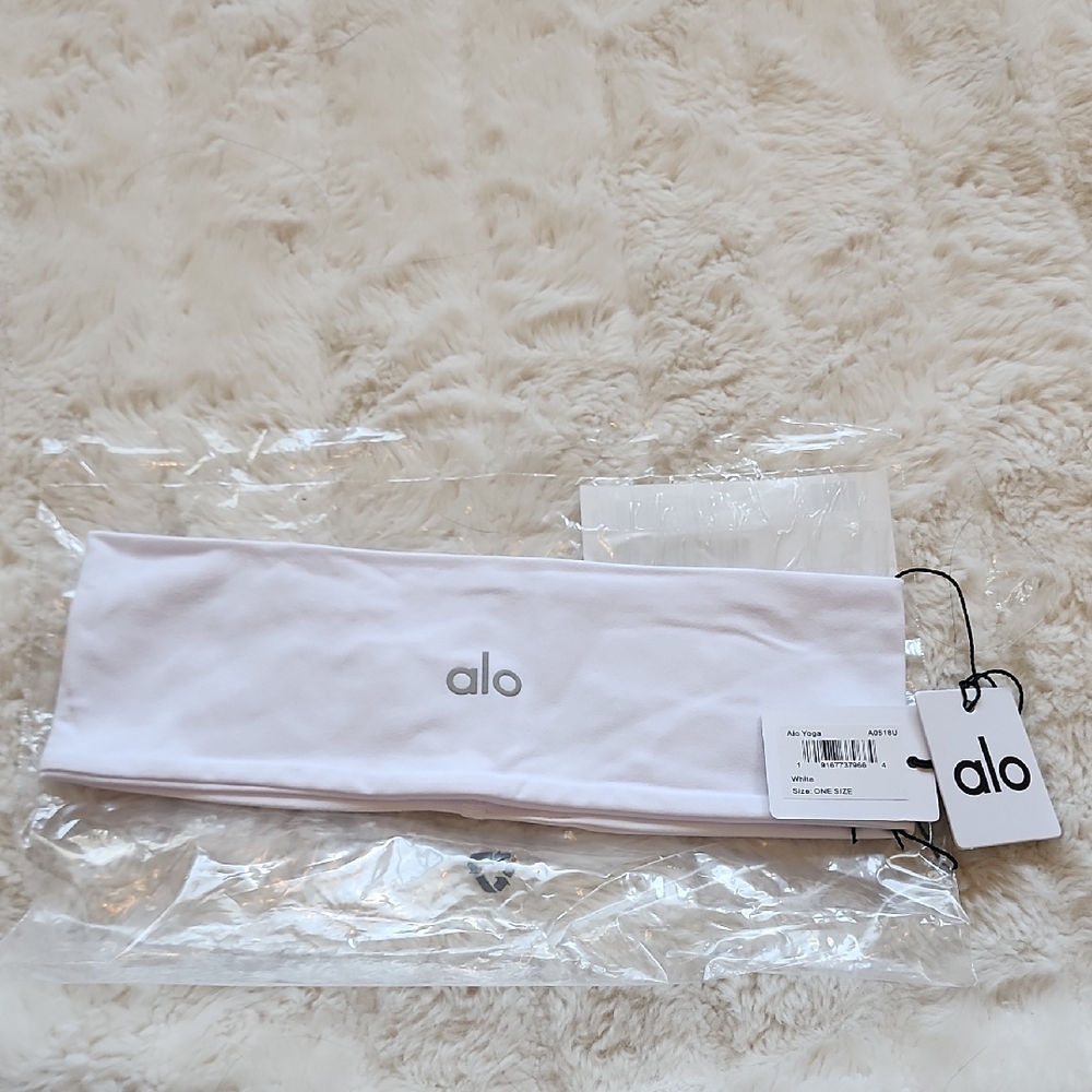 ALO Yoga Peformance Conquer Classic White Headband